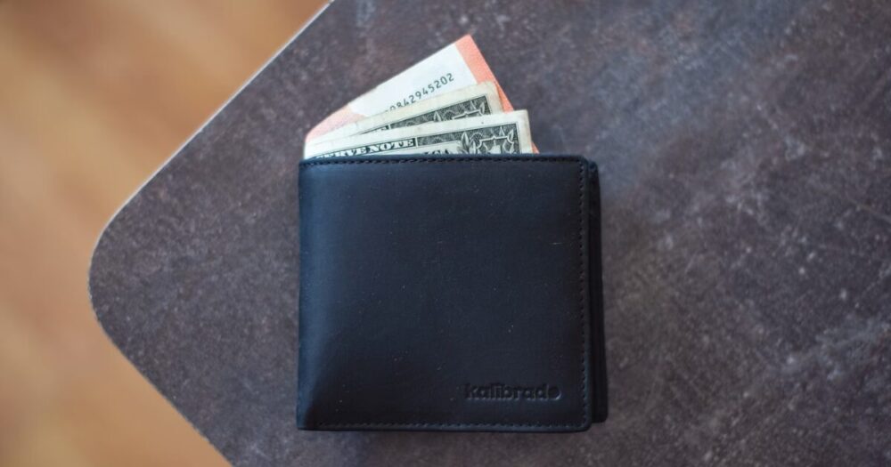 【ランキングTOP5】20代男性が選ぶ「財布」人気ブランドをご紹介！